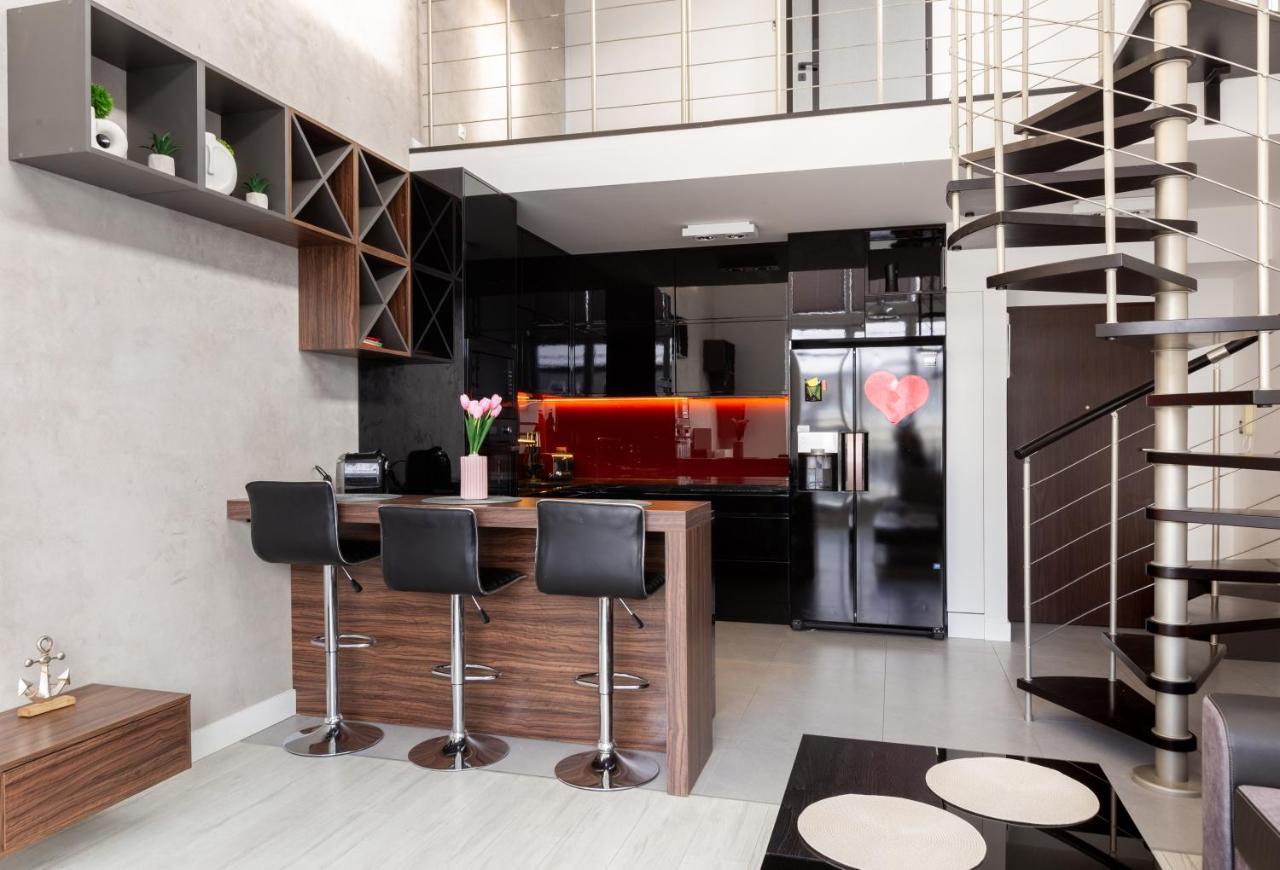 Janki Bryla Two-Level Apartment グディニャ エクステリア 写真